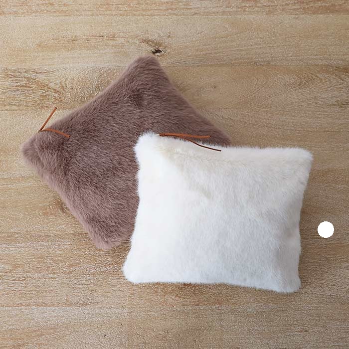 Pochette in pelo bianco con zip